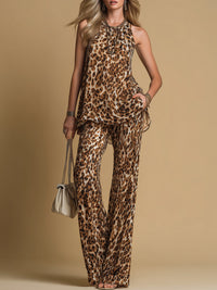 Conjunto evasé con estampado de leopardo