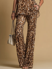 Conjunto evasé con estampado de leopardo