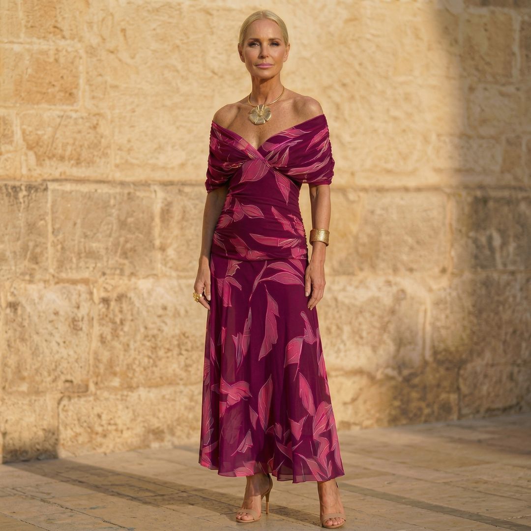 Vestido violeta con motivo botánico