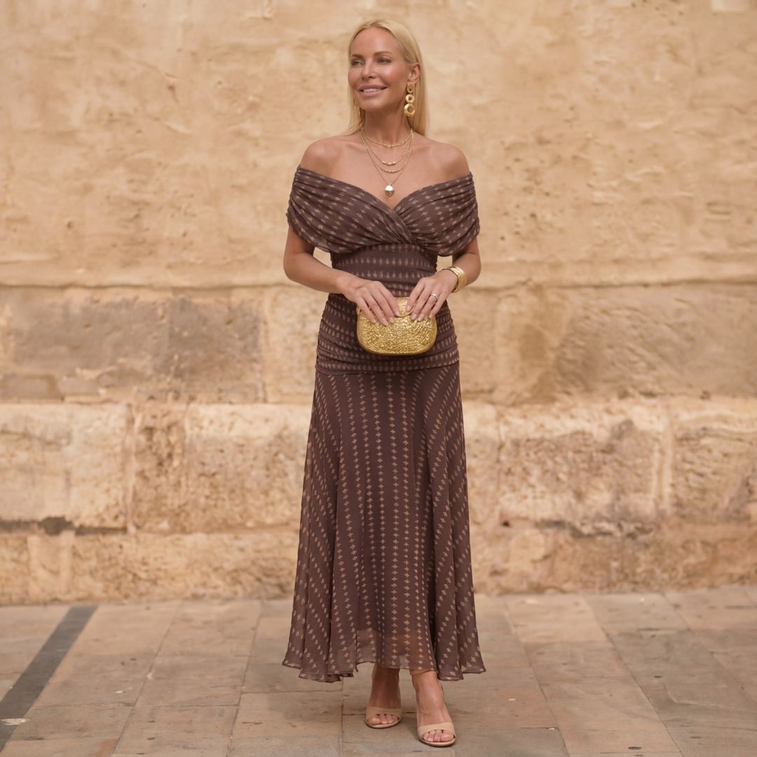 Vestido midi plisado de hombros descubiertos