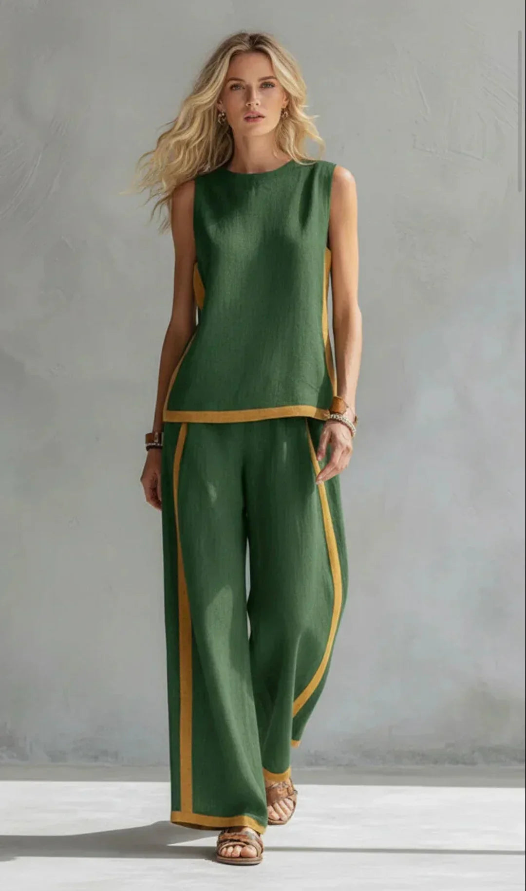 Conjunto de chaleco y pantalón con acabados bicolor