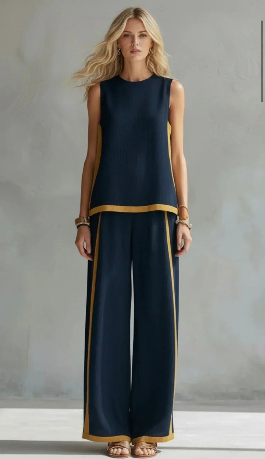 Conjunto de chaleco y pantalón con acabados bicolor