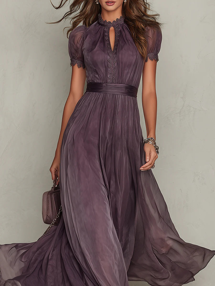 Vestido largo violeta con escote gota y ribete de encaje
