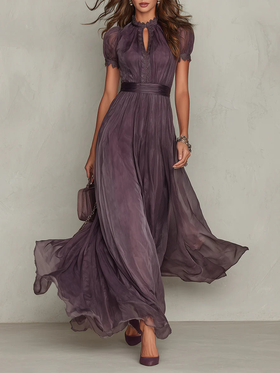 Vestido largo violeta con escote gota y ribete de encaje