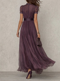 Vestido largo violeta con escote gota y ribete de encaje