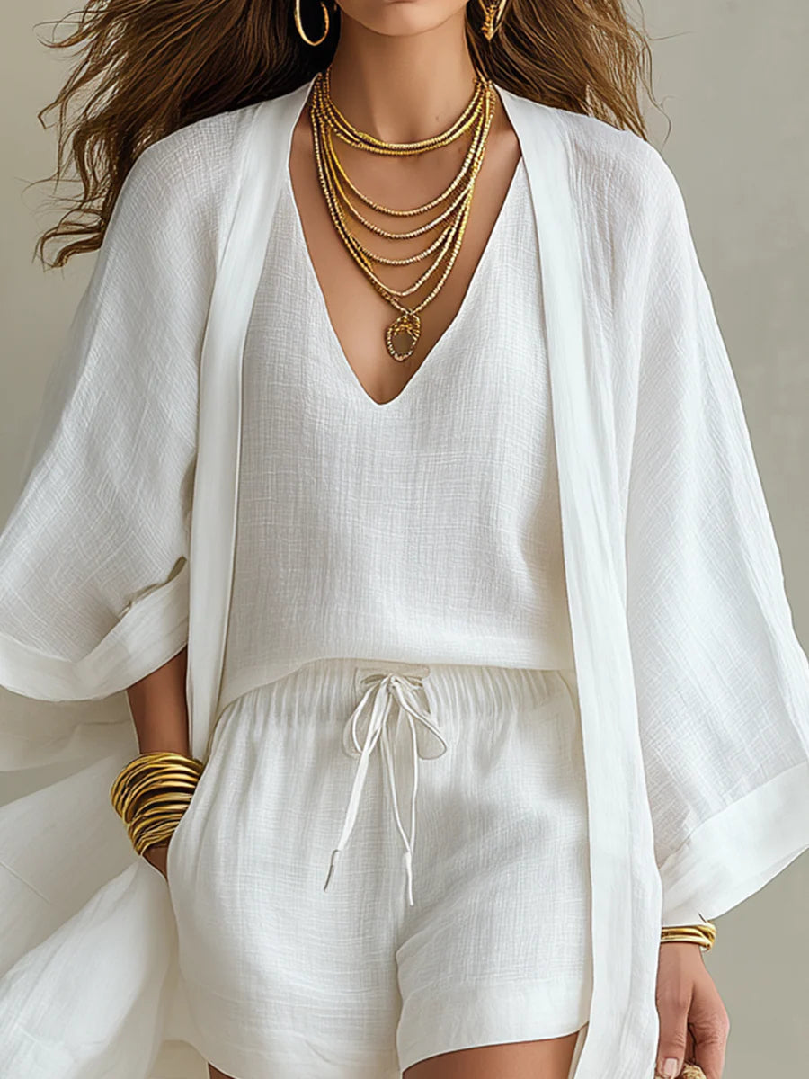 Conjunto de tres piezas con chaleco y short