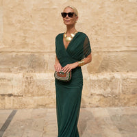 Vestido largo floral con escote en V